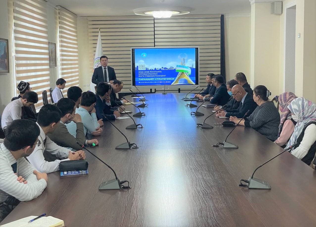 Taraqqiyot strategiyasi mavzusida davra suhbati tashkil etildi