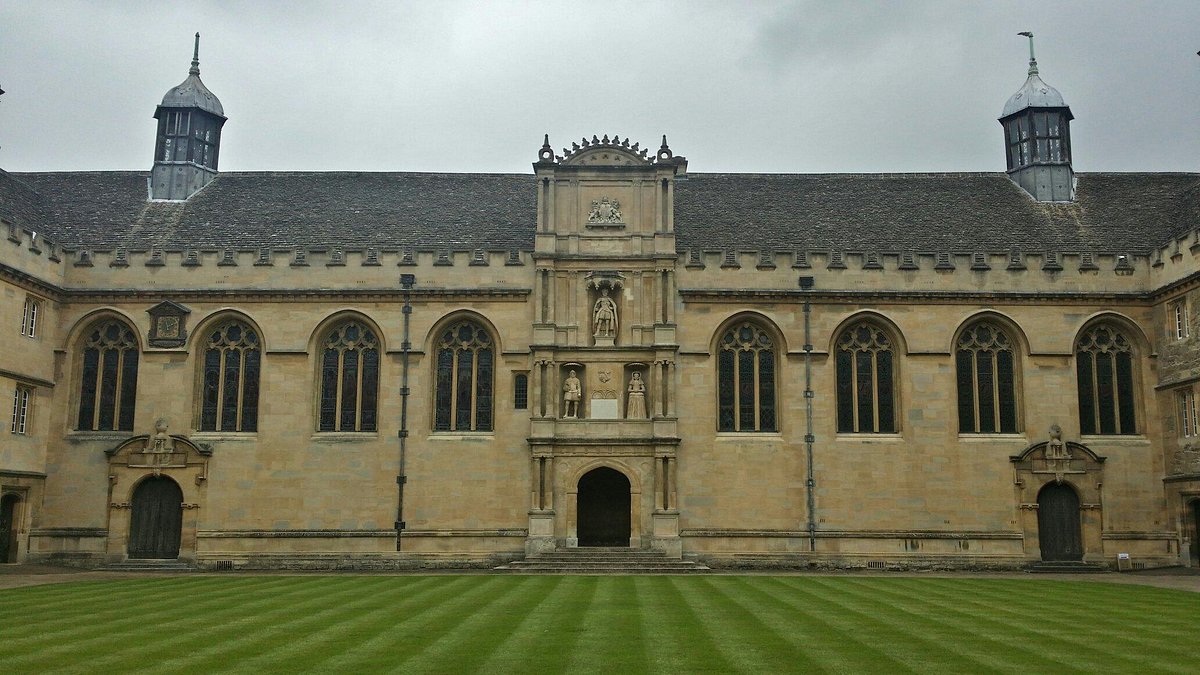 Akademiya o‘qituvchisi xalqaro simpoziumda ma’ruza qildi