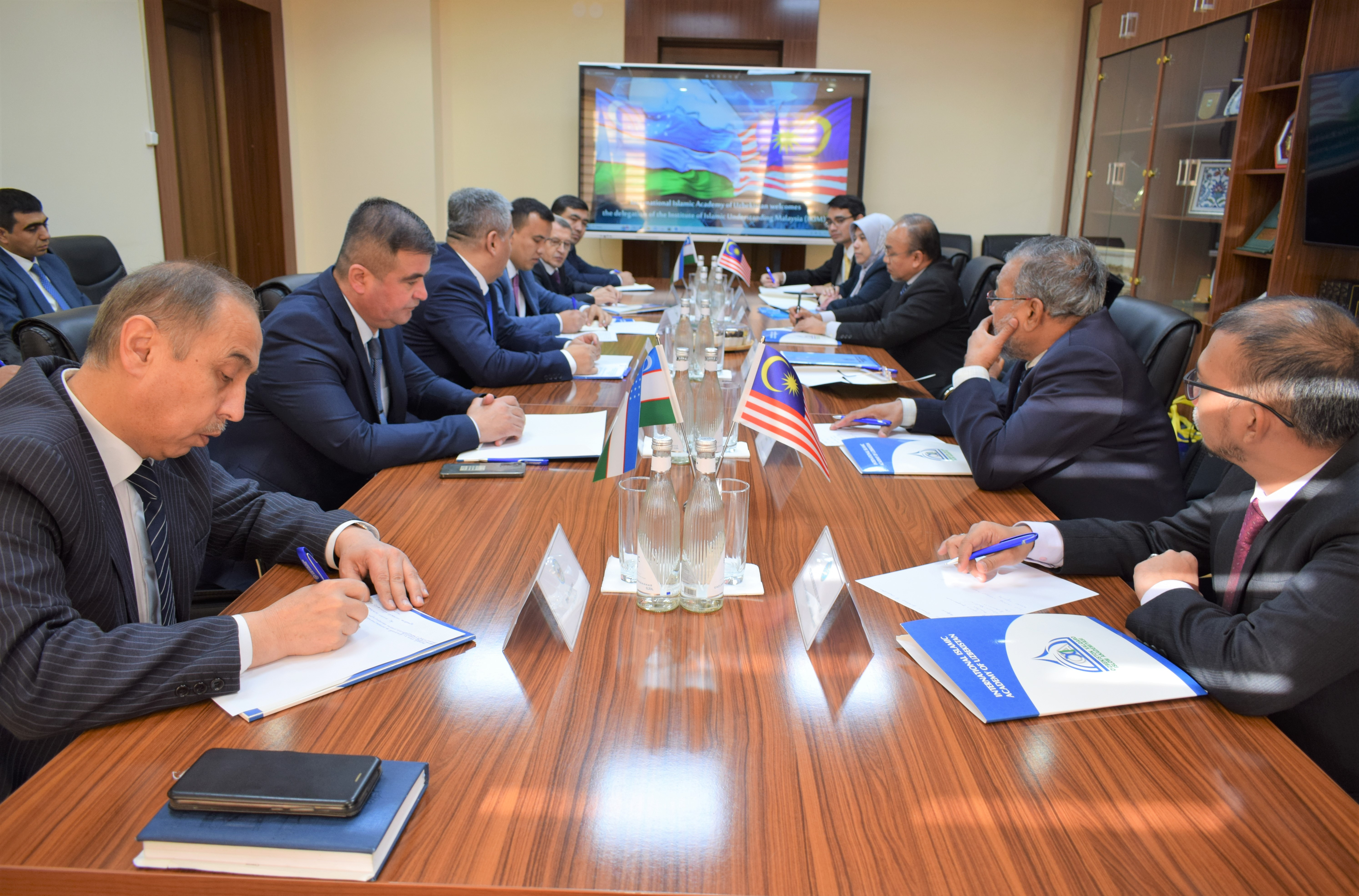 Malayziya islomni anglash instituti raisi bilan uchrashuv