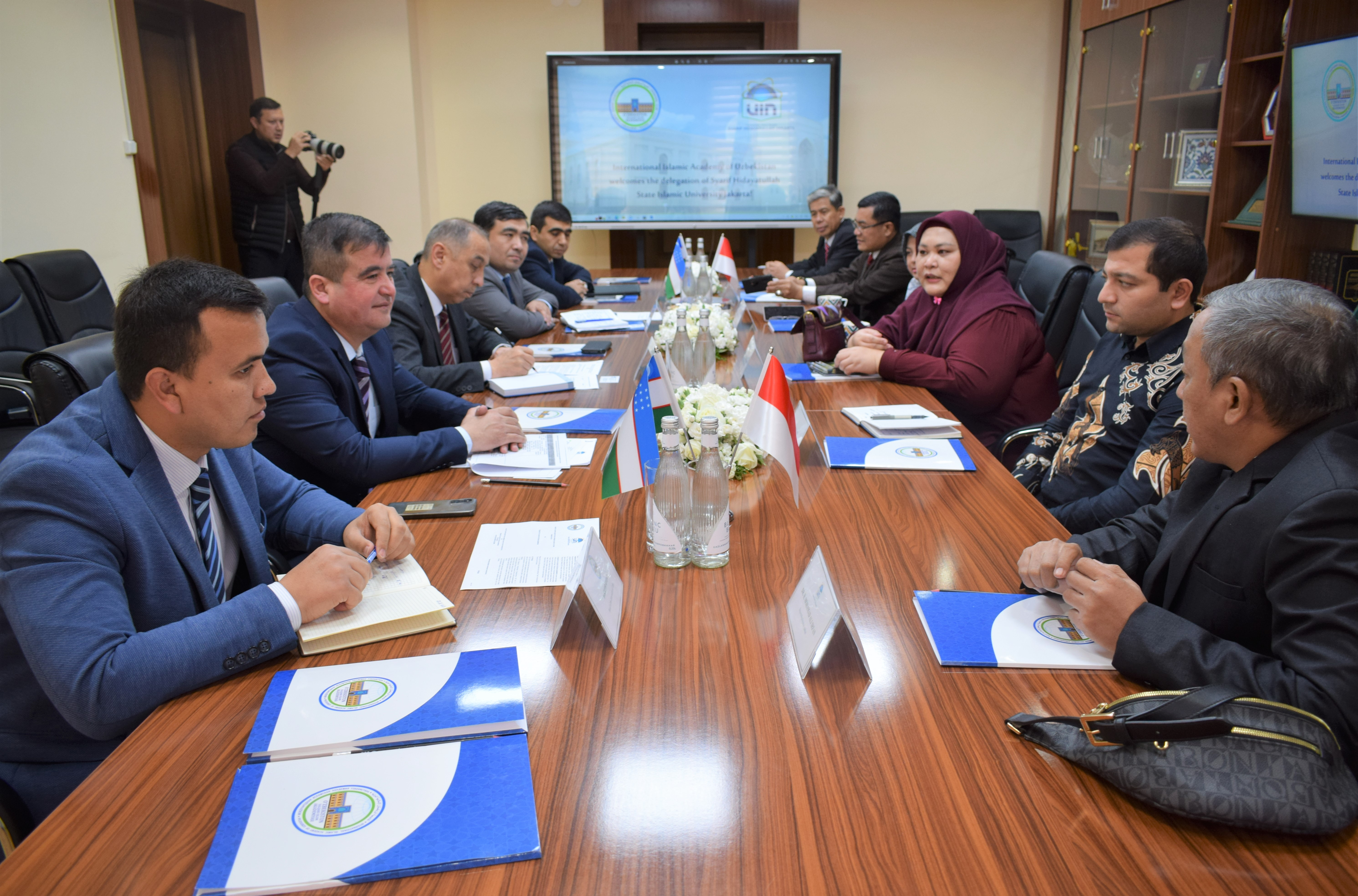 Xalqaro hamkorlik aloqalari davom etmoqda