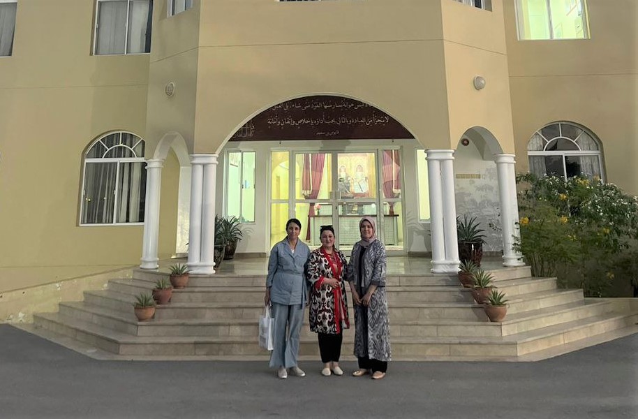 Akademiya vakillari Sulton Qobus nomidagi noarablarga arab tilini oʻrgatish institutida malaka oshirmoqda