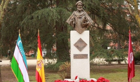 Madridning Komplutense universiteti hududida buyuk ajdodimiz Muhammad Xorazmiy haykali o‘rnatildi