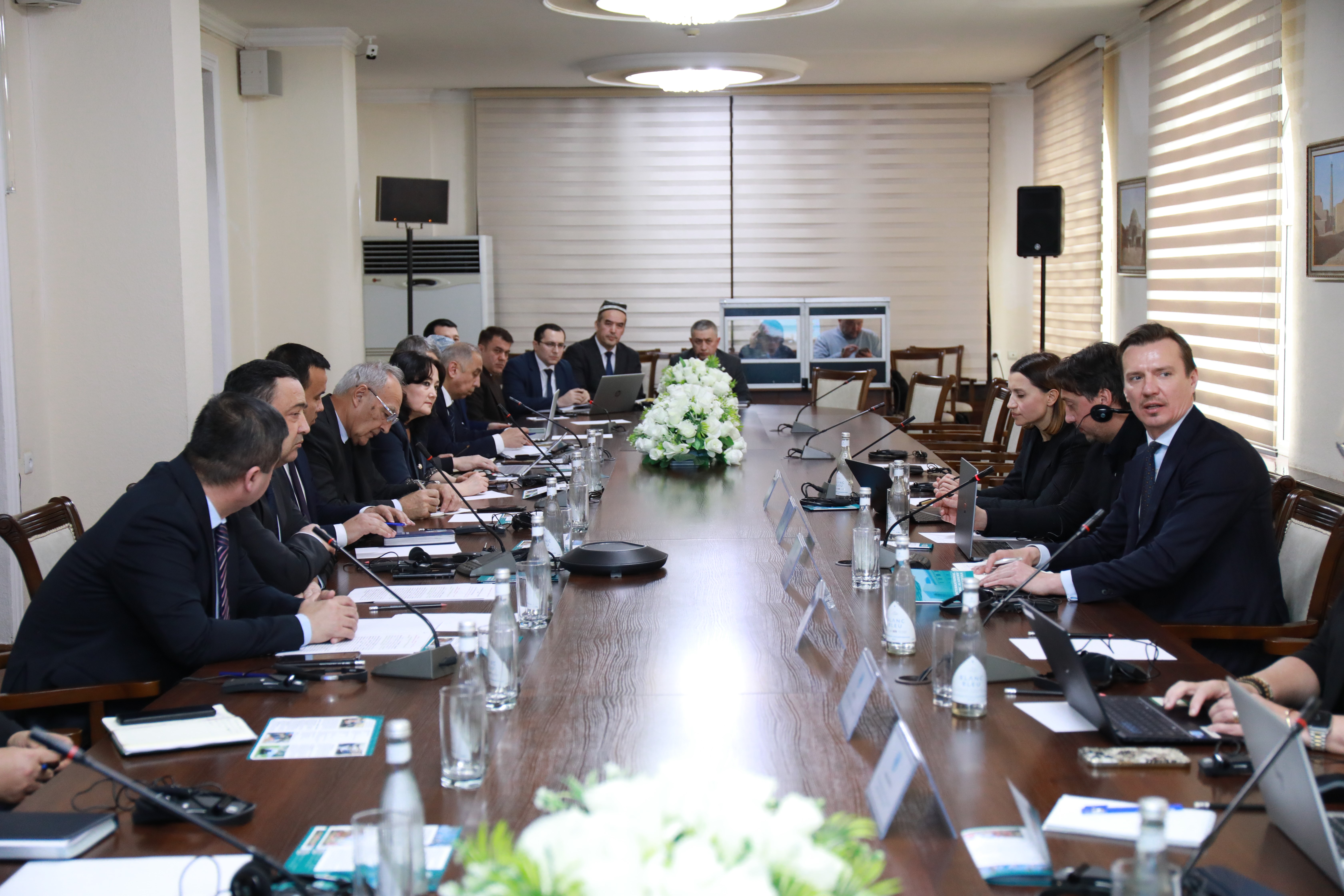 Dolzarb mavzuda davra suhbati o‘tkazildi