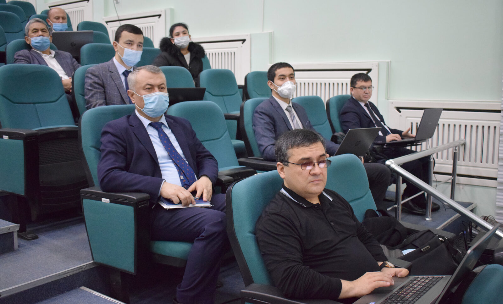 Akademiyada seminar-treninglar davom etmoqda