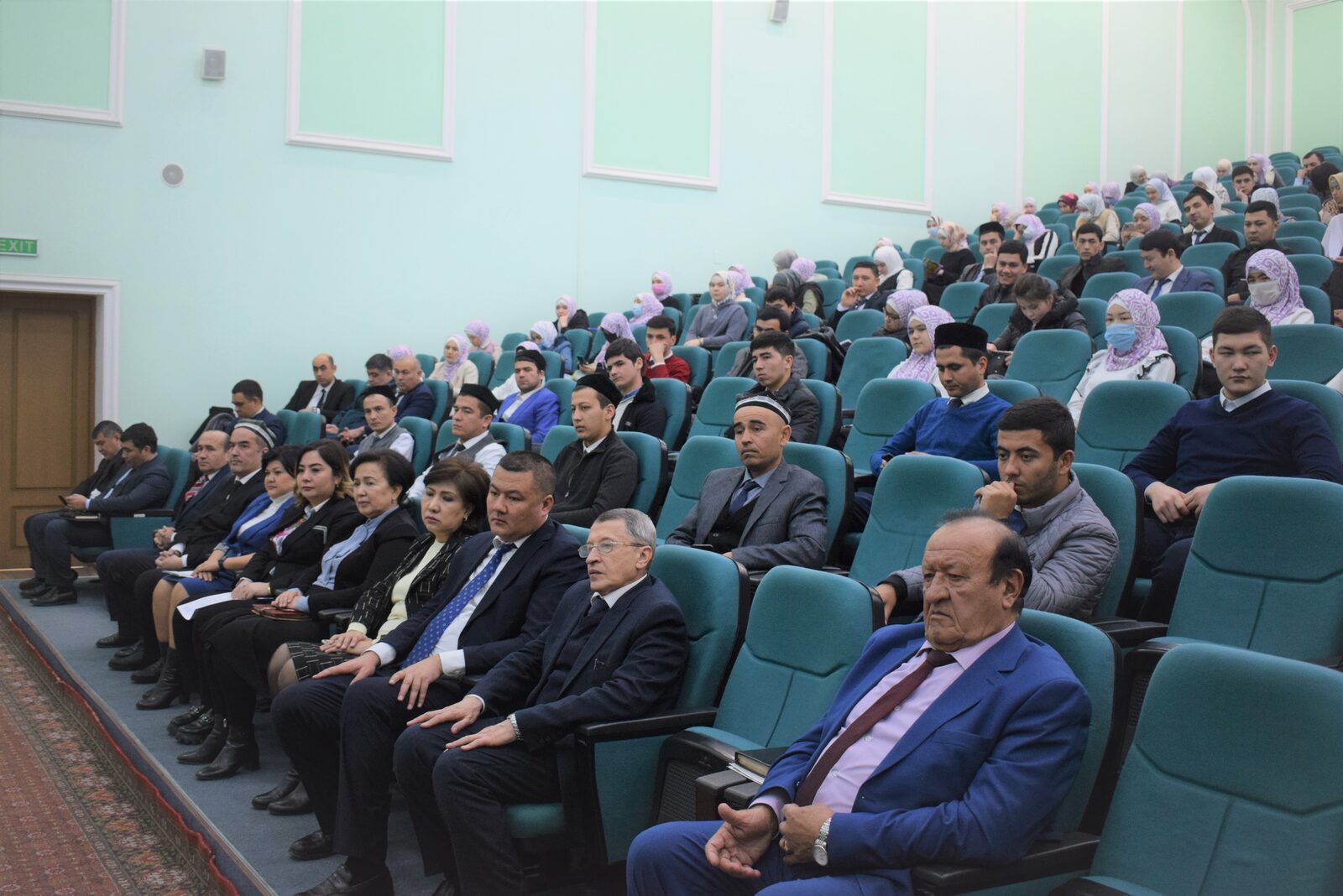 Akademiyada shoh va shoir Bobur Mirzoning tavallud ayyomi nishonlanmoqda
