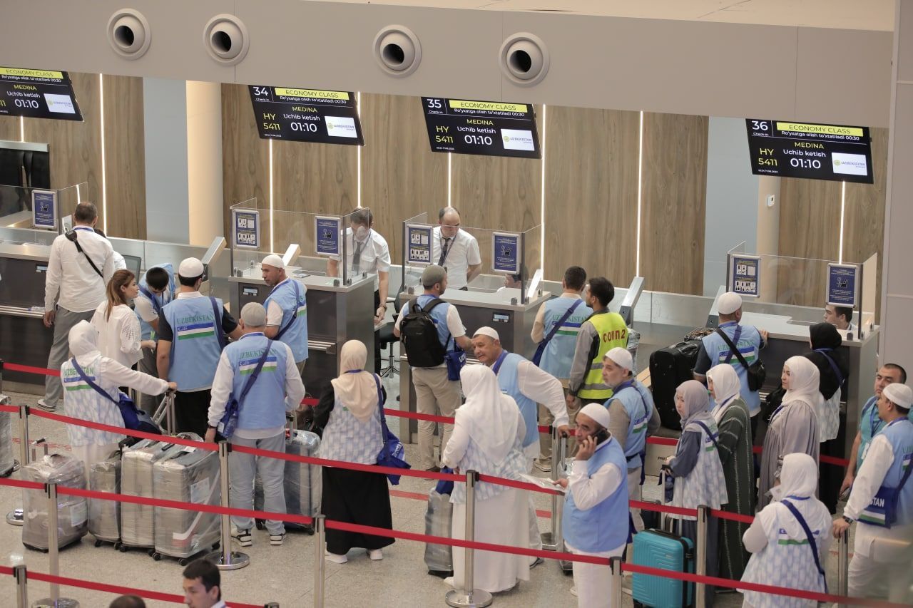 “Haj – 2022” mavsumining ilk ziyoratchilari Toshkent xalqaro aeroportidan Saudiya Arabistoniga jo‘nab ketdi