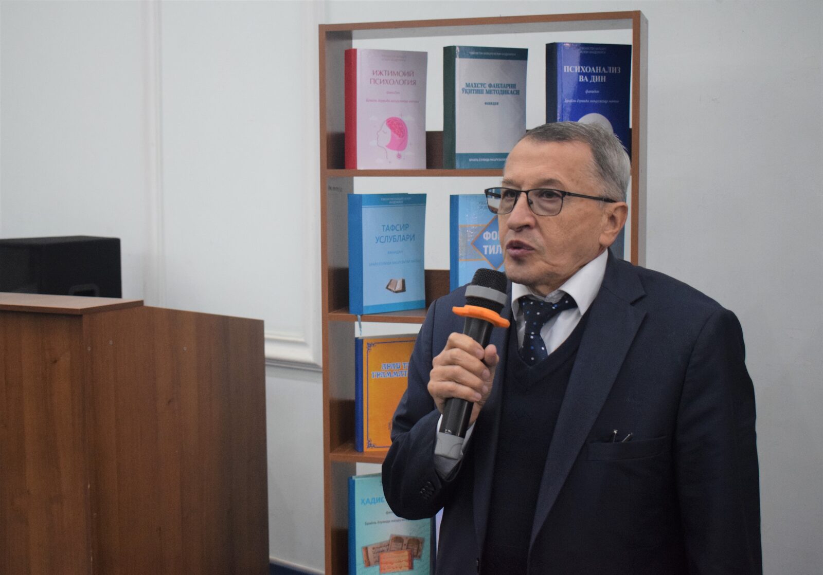 Akademiyada “Qadring baland bo‘lsin, ona tilim!” mavzusida bayram tadbiri o‘tkazildi