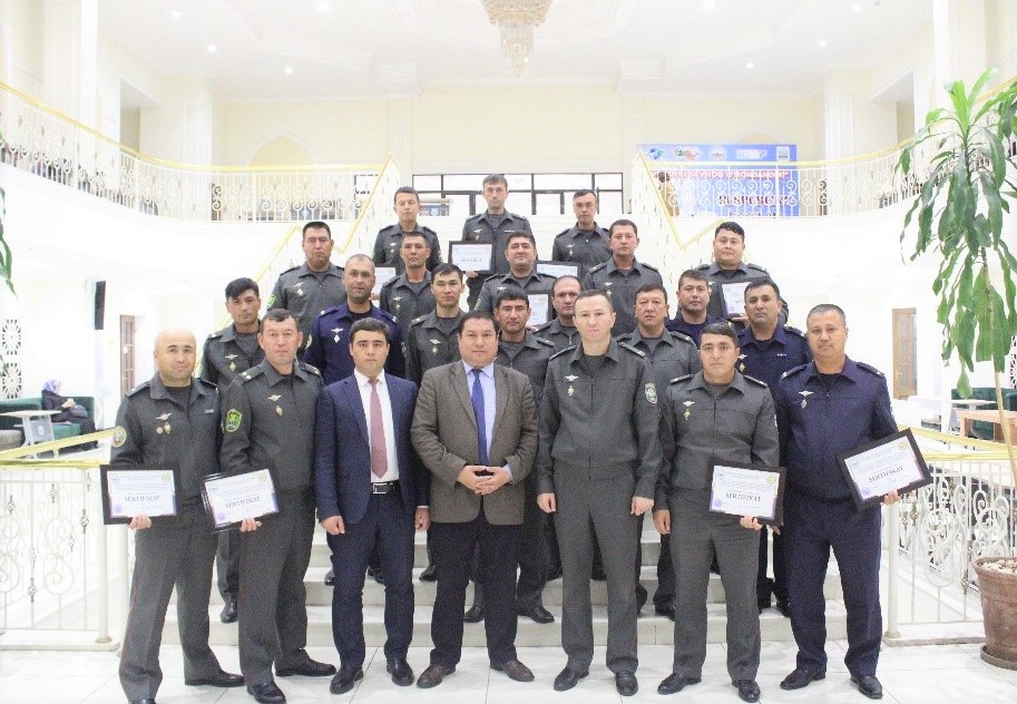 Mudofaa vazirligi Qo‘mondonlik tarkibi ofitserlari uchun malaka oshirish o‘quvlari yakunlandi