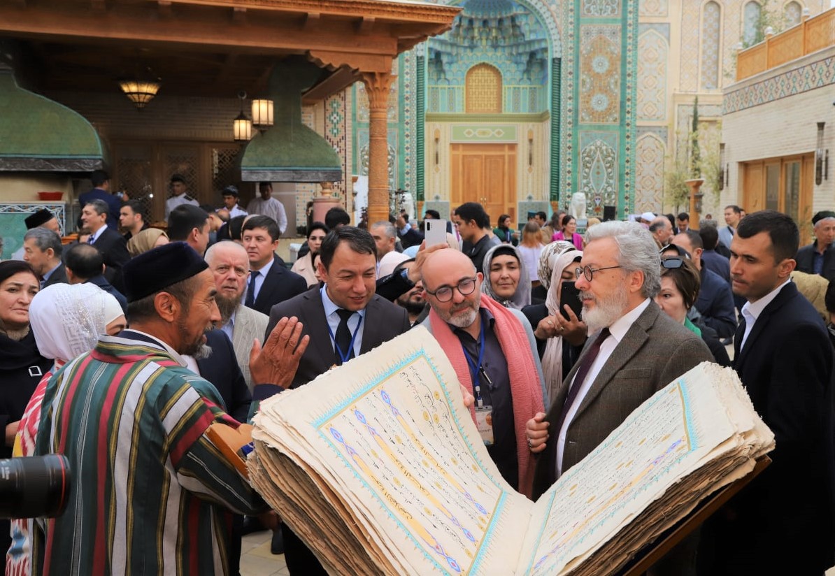 Forum tadbirlari davom etmoqda