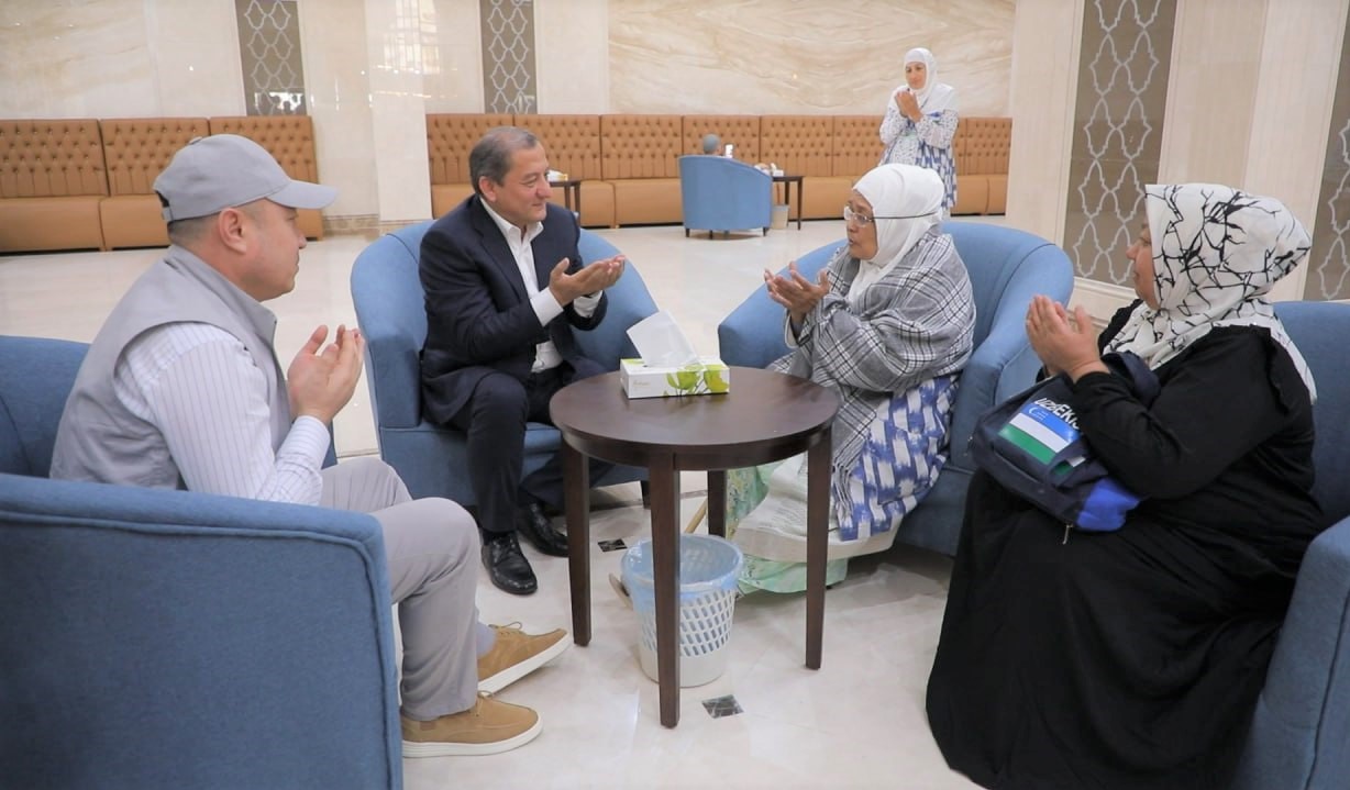 Soha rahbarlari yaratilgan sharoitlar bilan tanishib, ziyoratchilar bilan suhbatlashdi