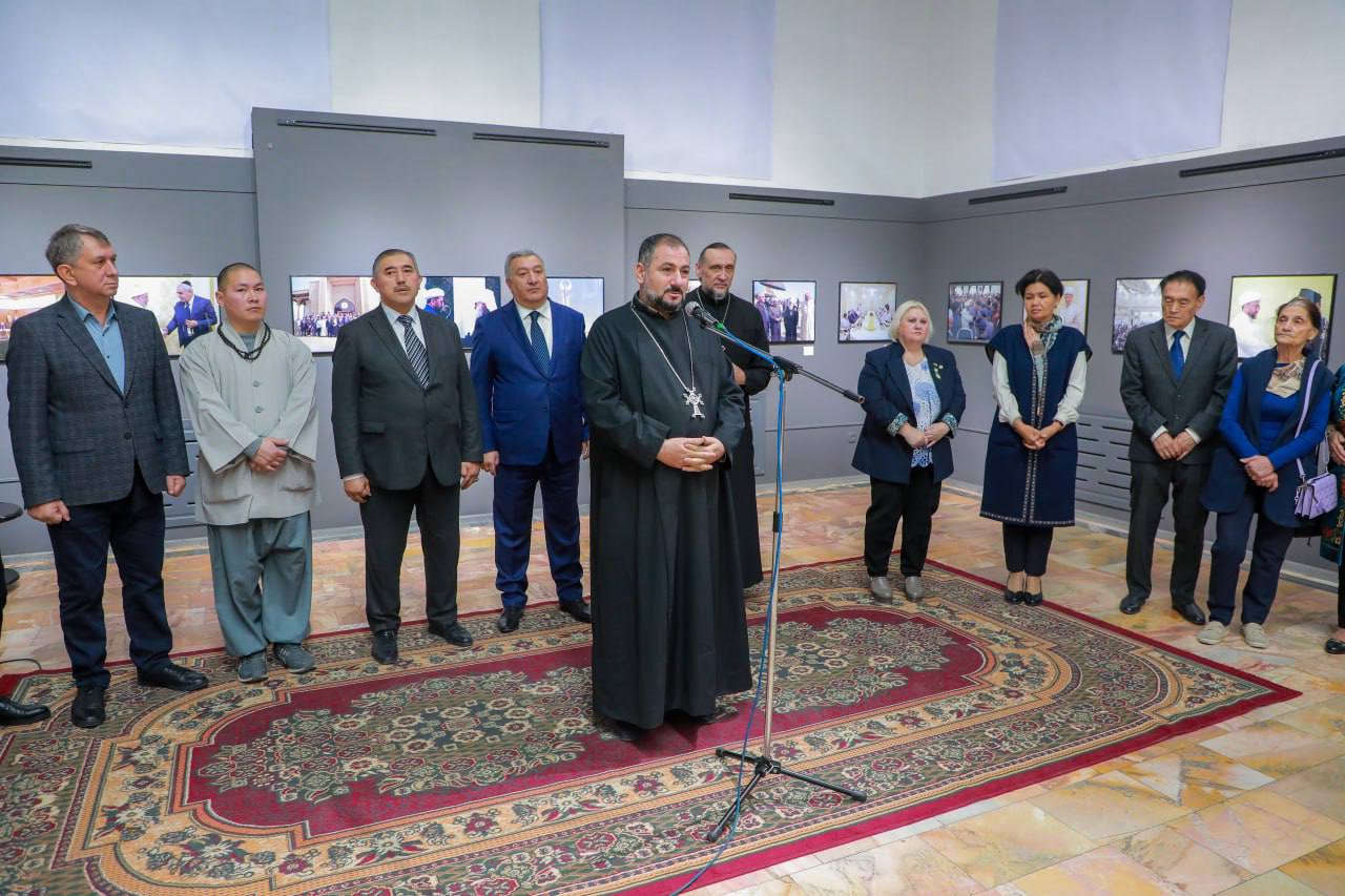 “Bagʻrikeng diyor” nomli fotokoʻrgazmaning ochilish marosimi boʻlib oʻtdi