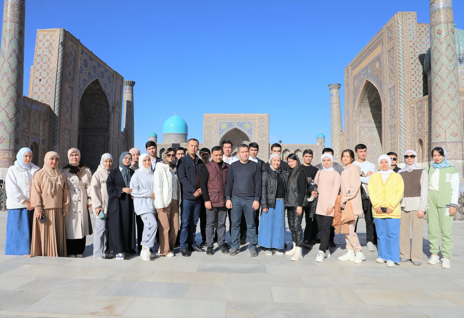 Talabalar “turistik ta’til” doirasida Samarqand viloyatida bo‘ldi
