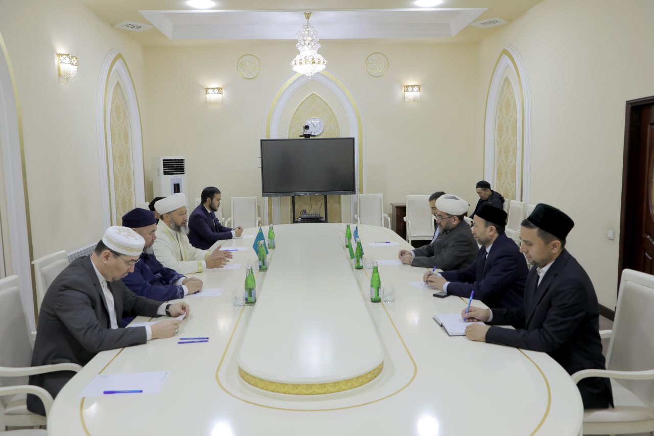 Oʻzbekiston va Qozogʻiston muftiylari hamkorlik istiqbollarini muhokama qildilar