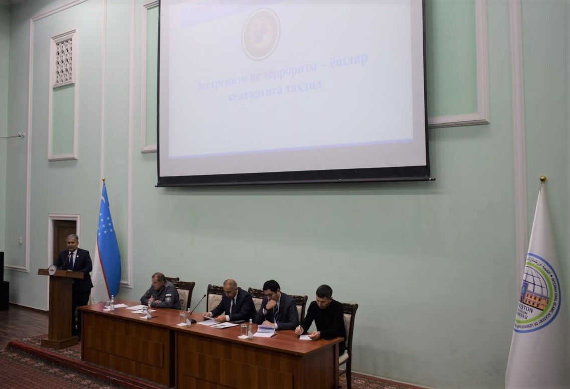 Dolzarb mavzuda rektor va talabalar uchrashuvi bo‘lib o‘tdi