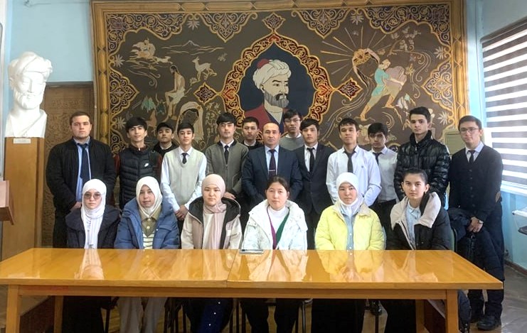 Talabalar uchun Alisher Navoiy nomidagi Davlat adabiyot muzeyiga ekskursiya tashkil etildi
