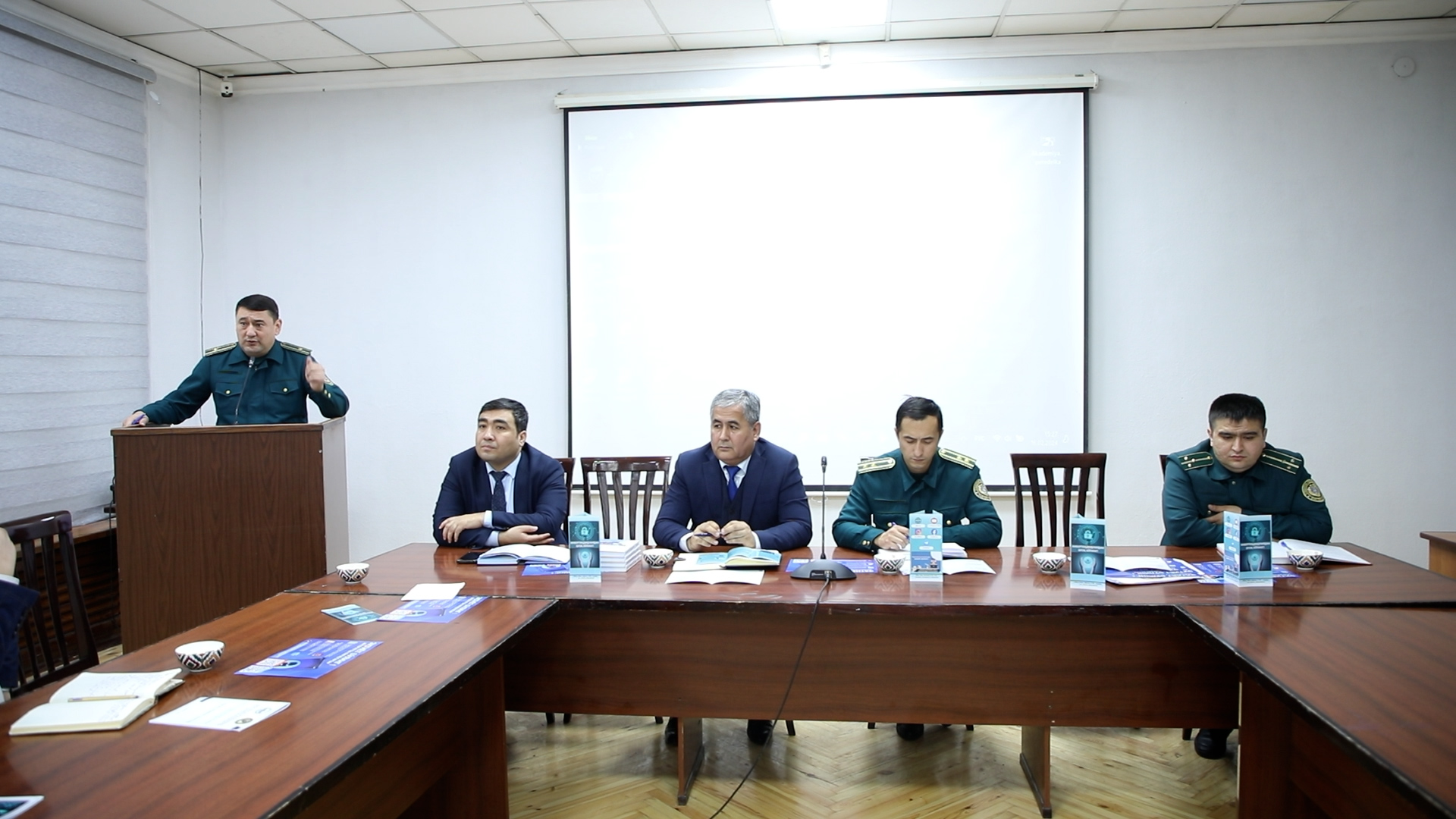 Dolzarb mavzuda davra suhbati o‘tkazildi
