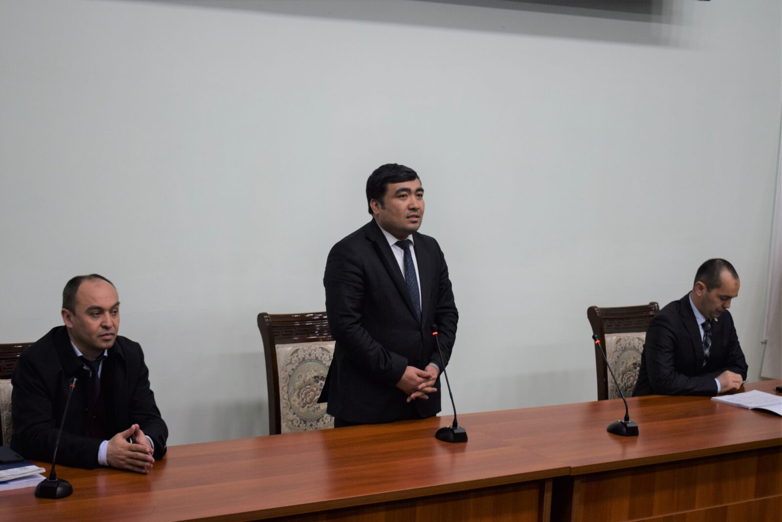 “Rahbar va yoshlar” ochiq muloqoti davom etmoqda