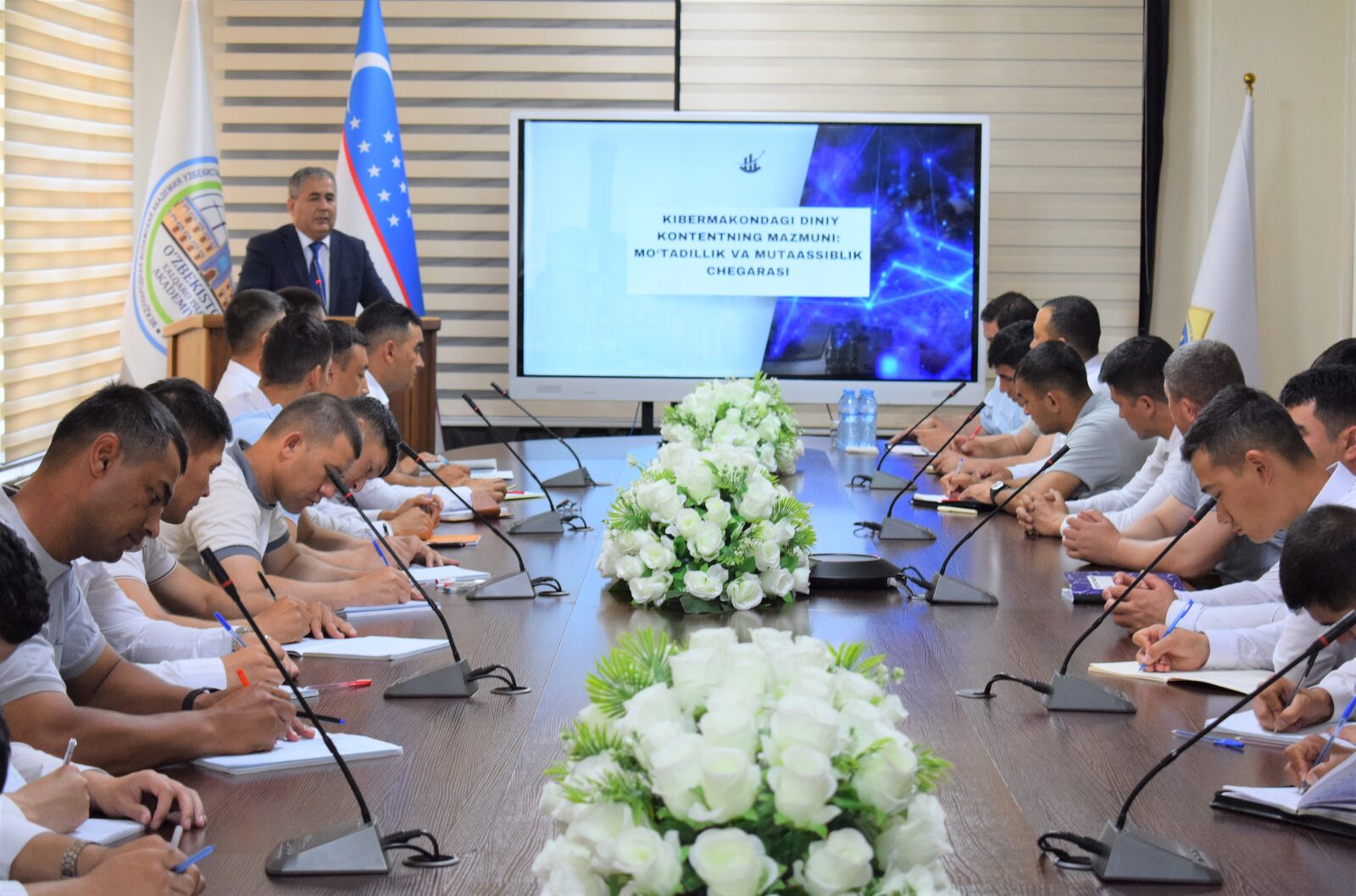 Akademiya rektori harbiy xizmatchilarga ma’ruza qildi