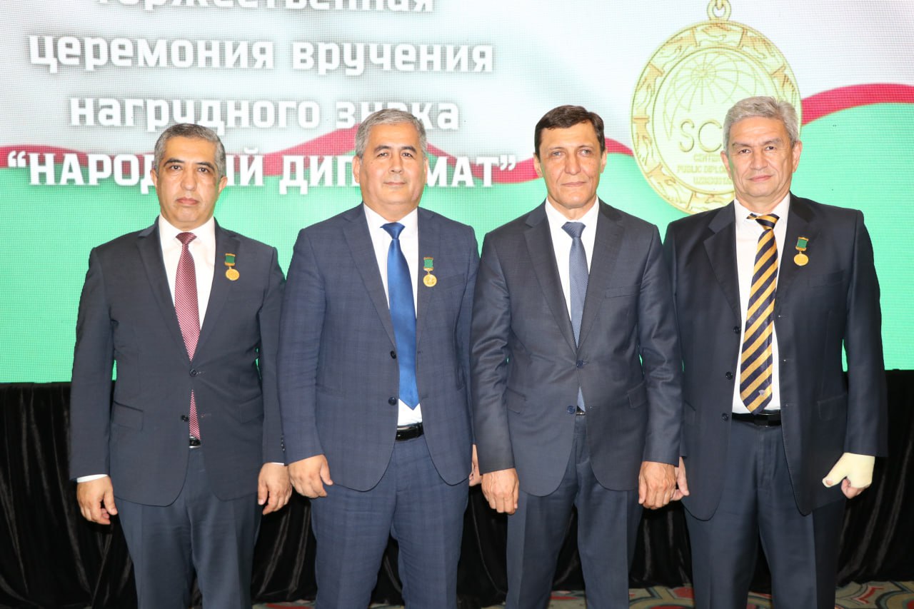 Akademiya rektori “Xalq diplomati” koʻkrak nishoni bilan taqdirlandi
