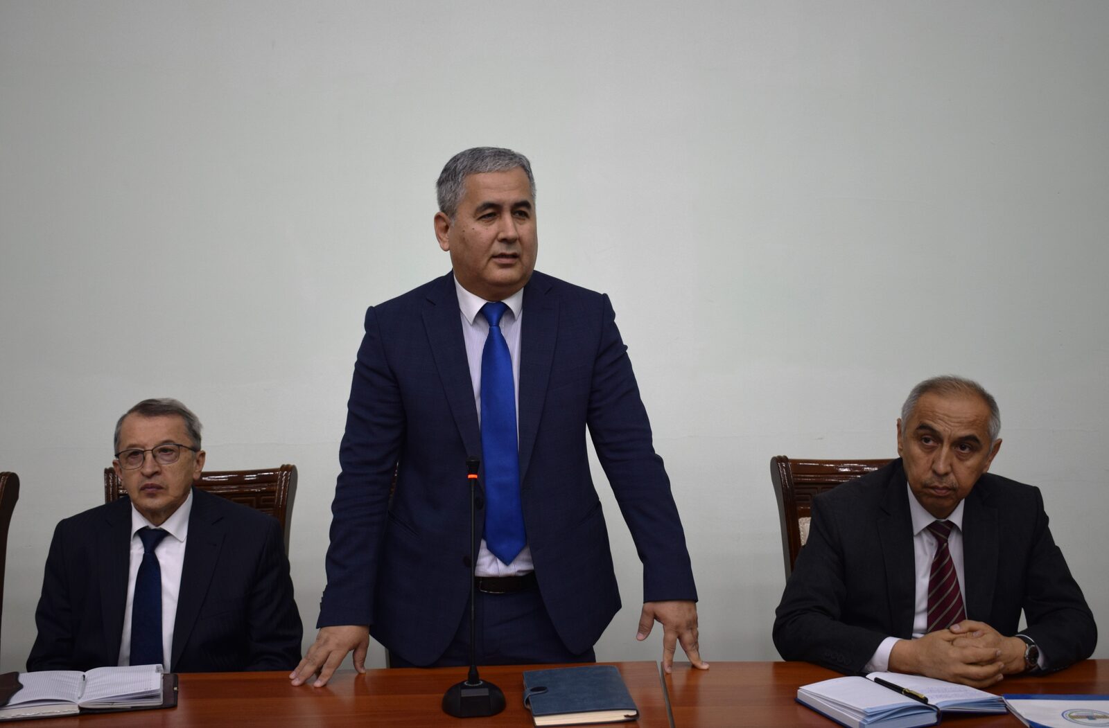 Akademiya rahbariyati hamda professor-o‘qituvchilar, xodimlar o‘rtasida uchrashuv bo‘lib o‘tdi