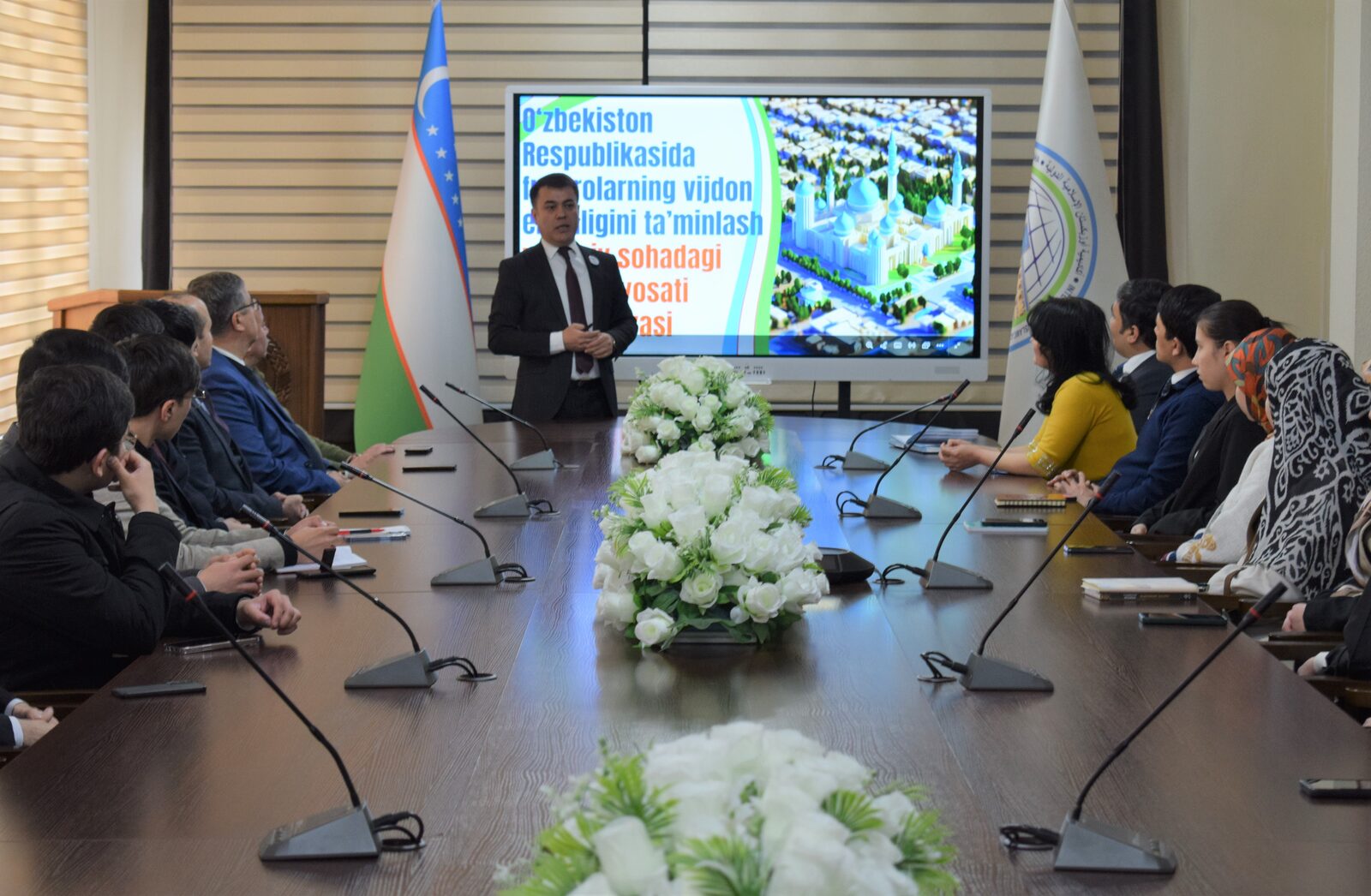 “Street Law” innovatsion volontyorlik guruhi a’zolari uchun davra suhbati o‘tkazildi