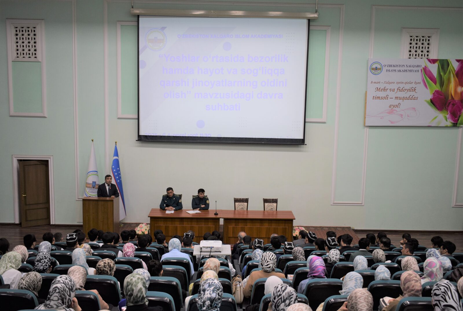 Akademiyada dolzarb mavzuda davra suhbati o‘tkazildi