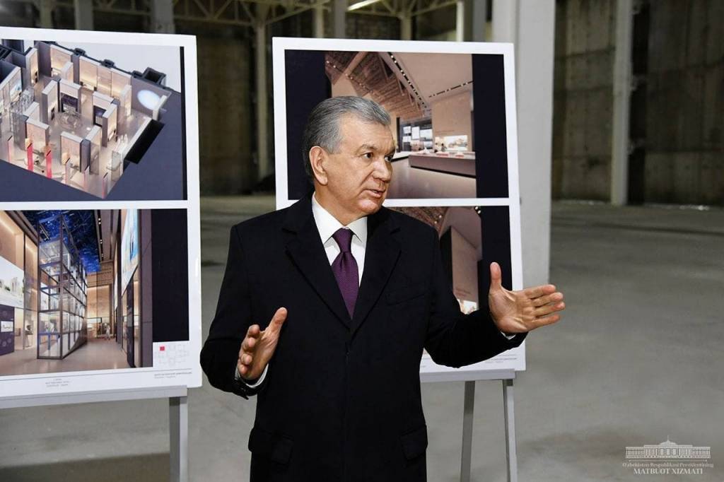 Президент осмотрел строительство нового центра и дал свои рекомендации