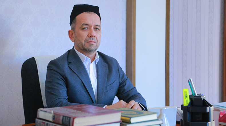 Inoyatov Azizxo‘ja Xayrulloyevichning islomshunoslik fanlari bo‘yicha falsafa doktori (PhD) dissertatsiyasi himoyasi toʻgʻrisida