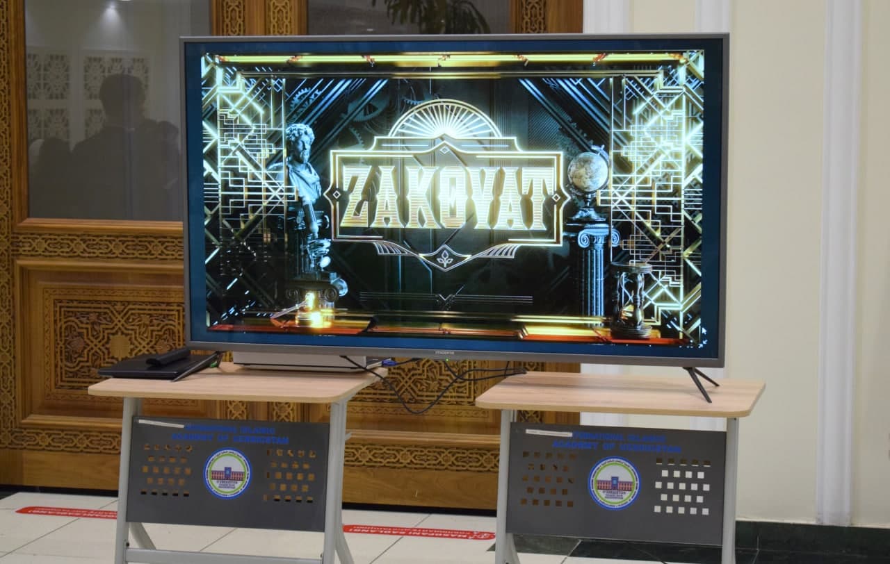 Educated students of the Academy compete in intellectual games