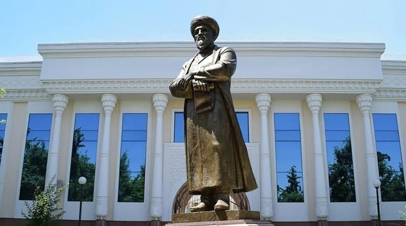 Adiblar xiyobonida Mahmudxo‘ja Behbudiy saboqlari