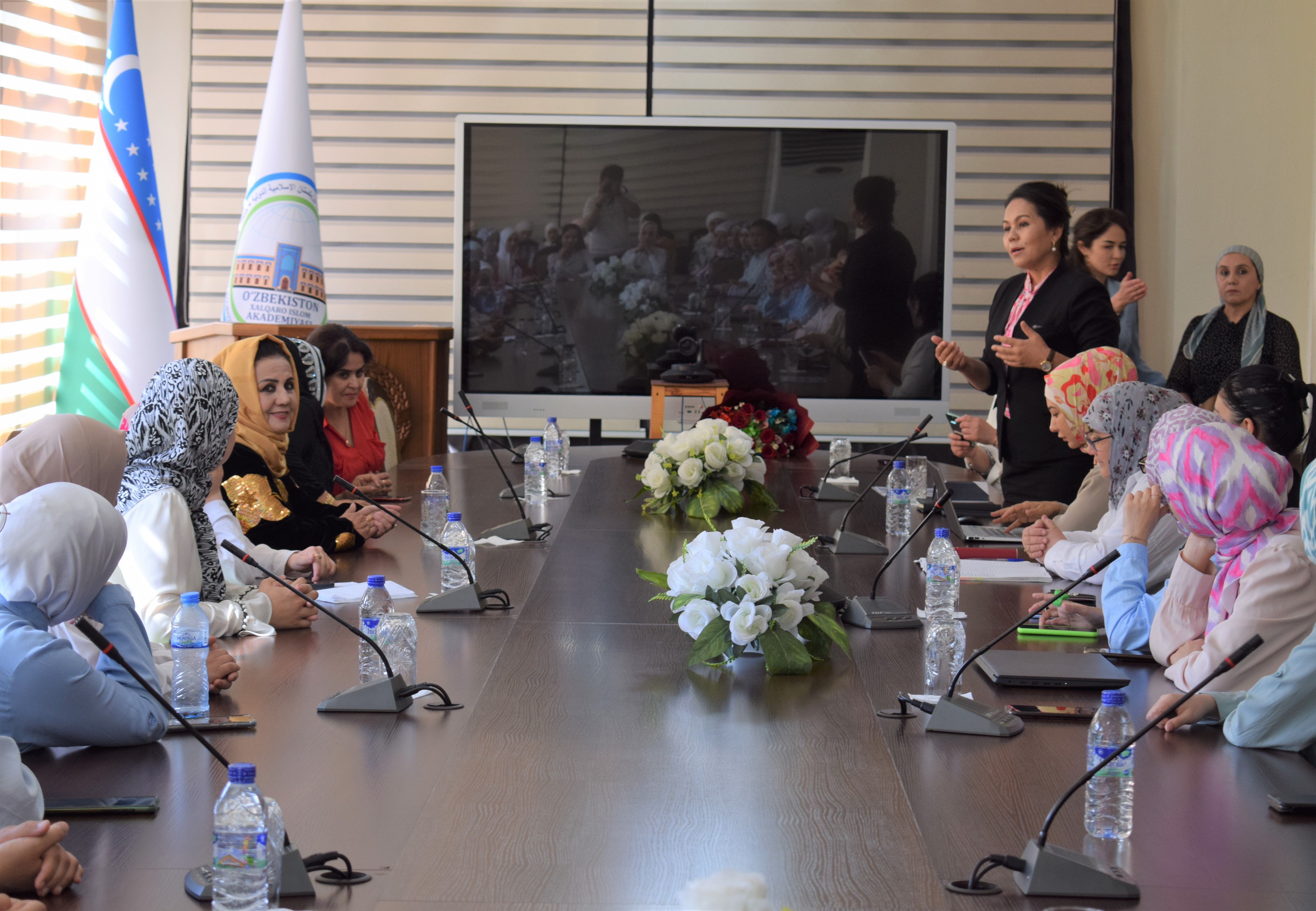 “Baxtli oila sirlari” mavzusida davra suhbati o‘tkazildi