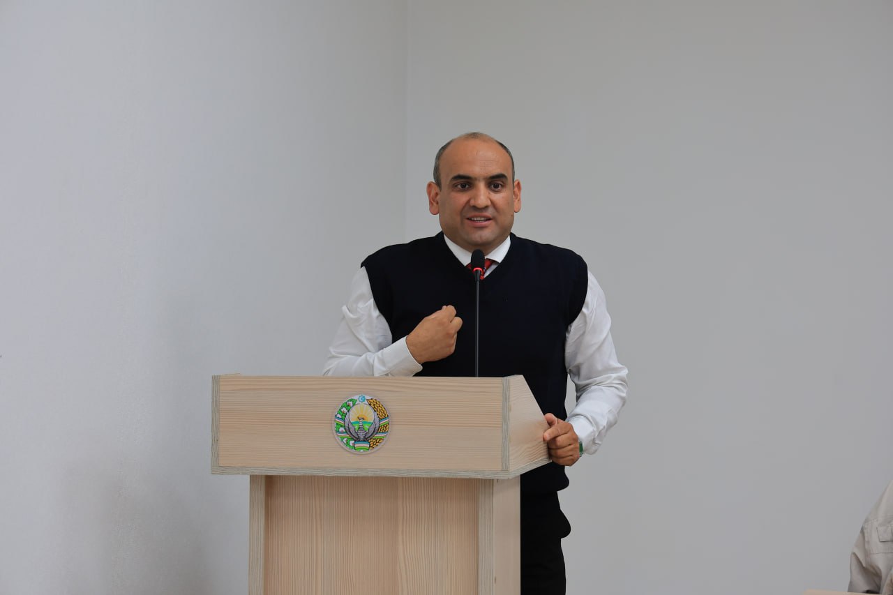 Akademiya o‘qituvchisi dolzarb mavzuda ma’ruza qildi