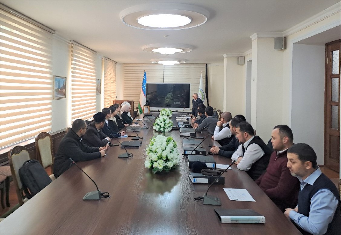 Akademiyada tayanch doktorant va maqsadli tayanch doktorantlari bilan uchrashuv o‘tkazildi