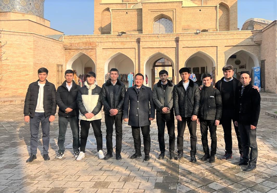 Sirtqi ta’lim shakli talabalari Toshkent shahridagi tarixiy majmualarda bo‘ldilar