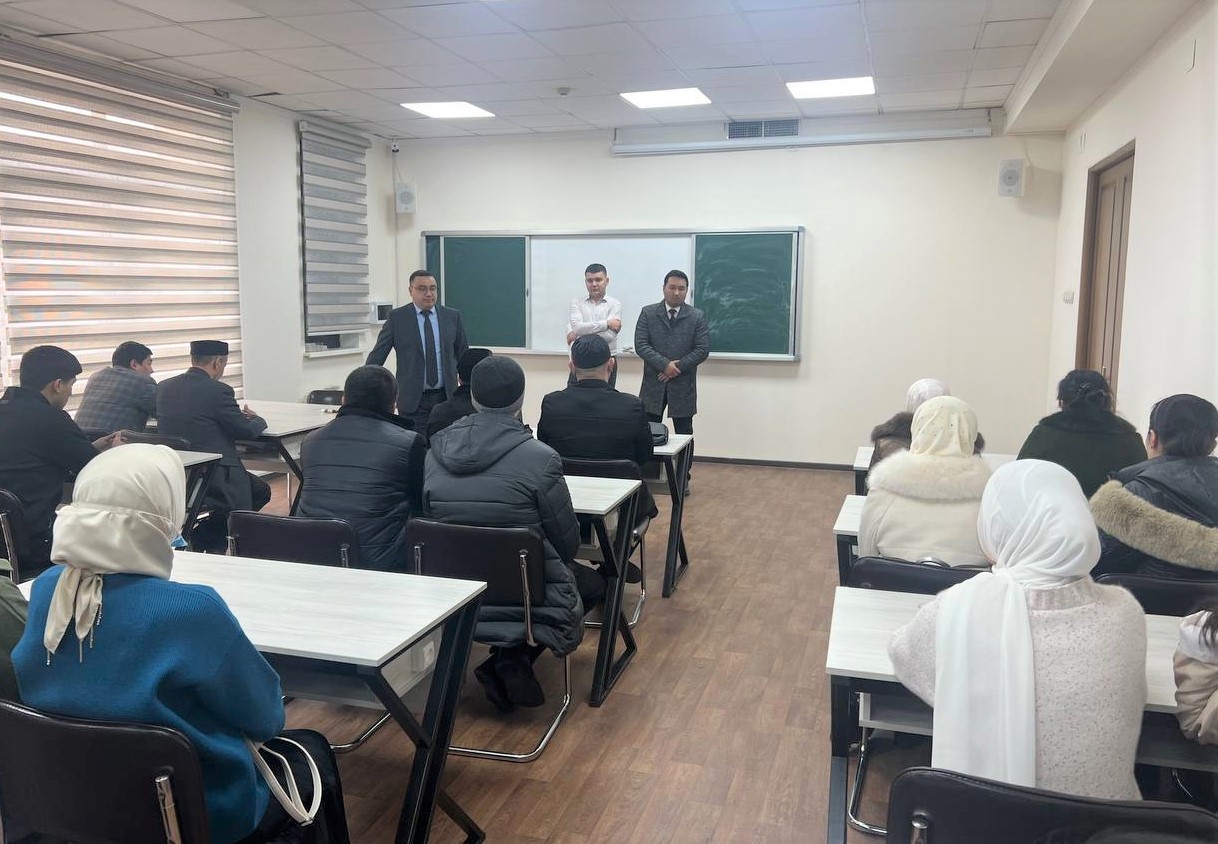 Sirtqi ta’lim shakli talabalari uchun davra suhbati tashkil etildi
