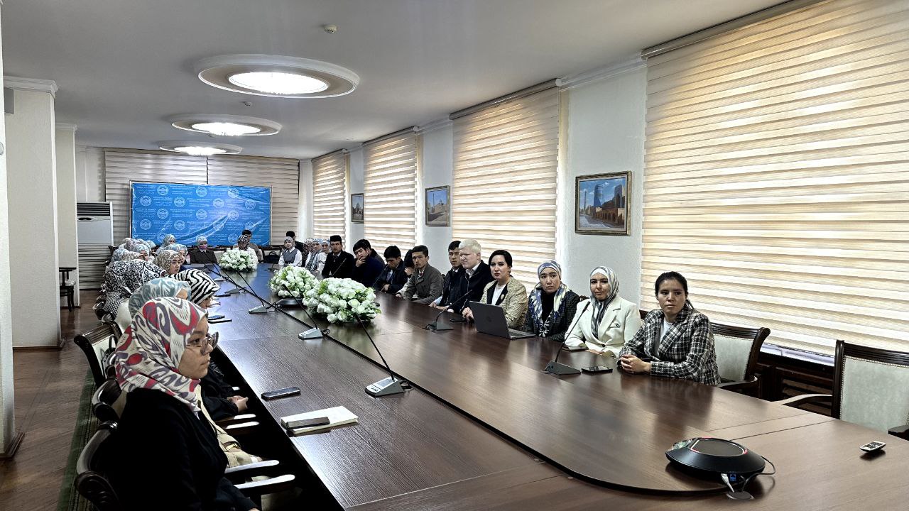 Doktorantlar tomonidan davra suhbati tashkil etildi
