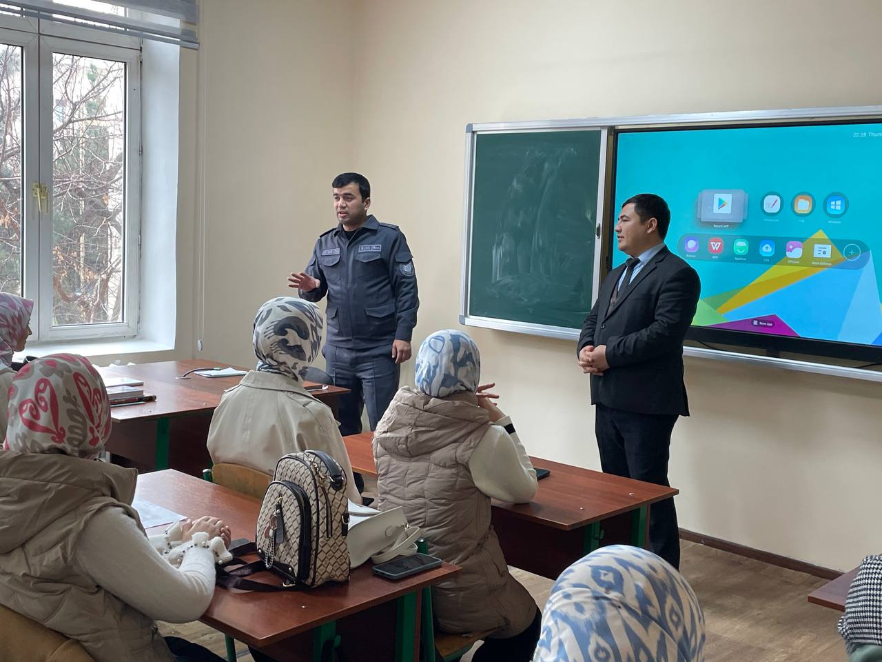 Dolzarb mavzuda davra suhbati o‘tkazildi