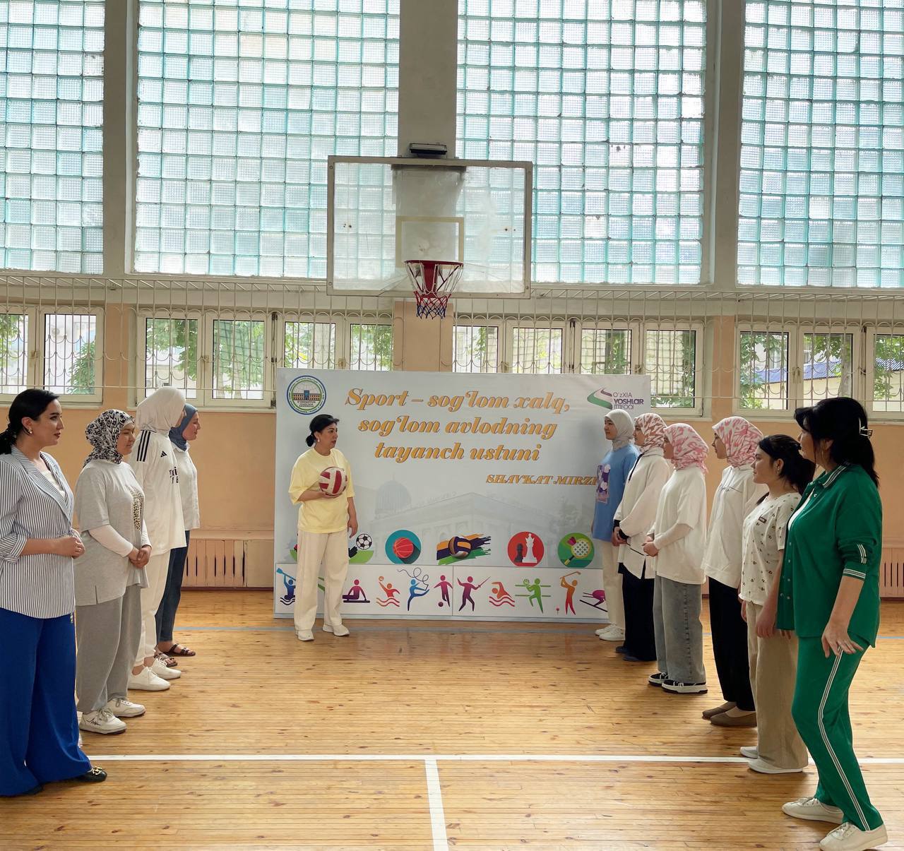 Talaba-qizlar o‘rtasida sport bellashuvlari o‘tkazildi