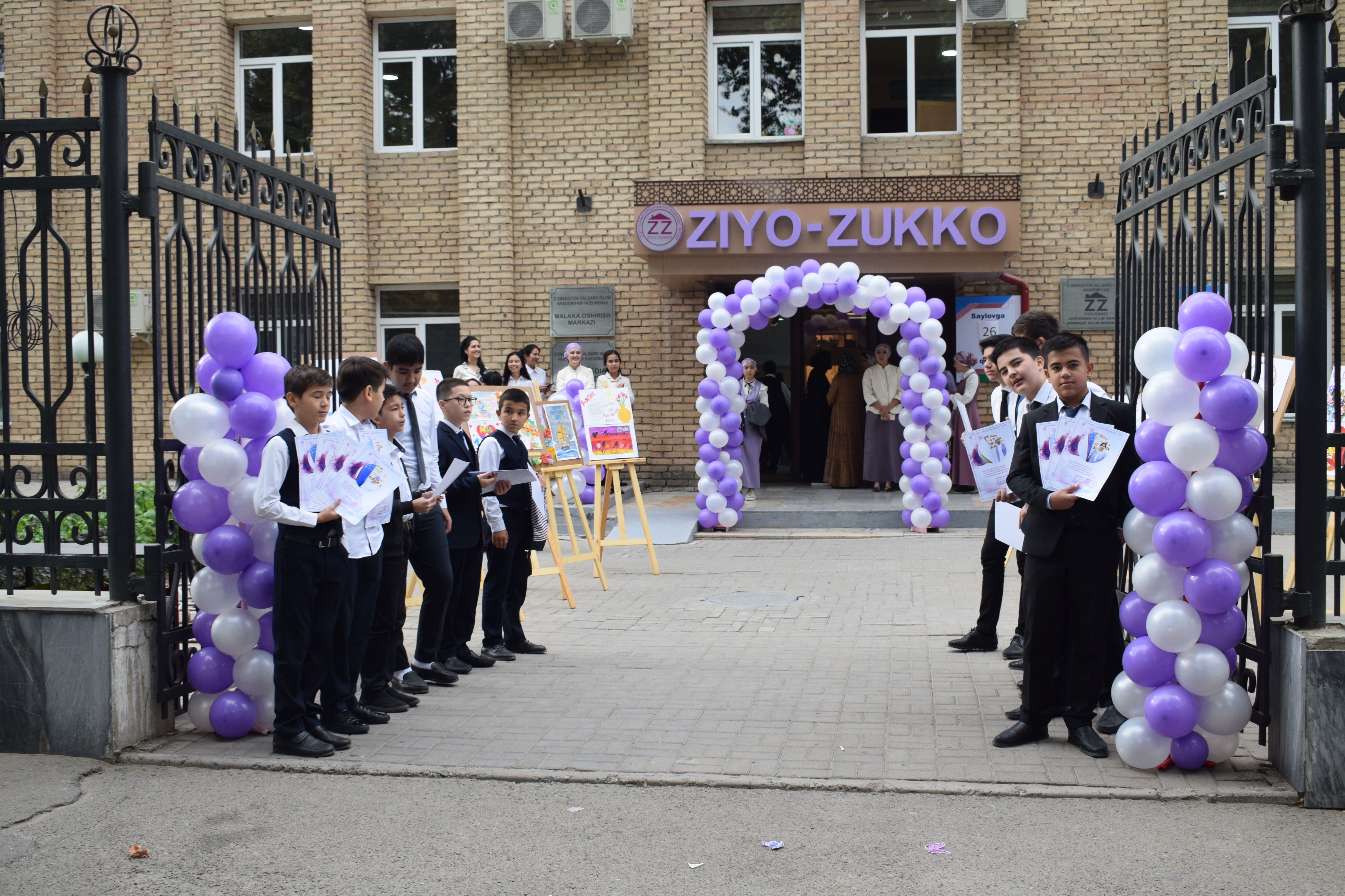 "Ziyo-zukko” maktabida ham bayram shukuhi